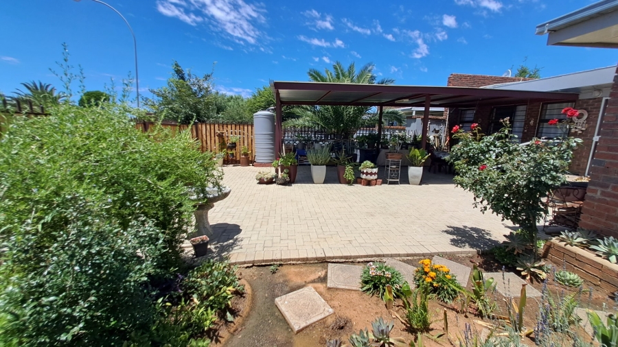 2 Bedroom Property for Sale in Pellissier Free State